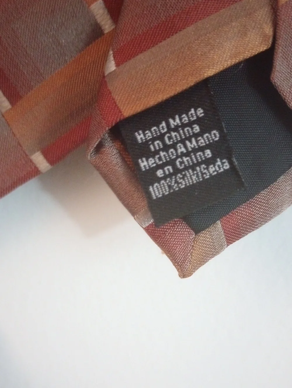Croft And Barrow 100% Silk Classic Men’s Woven Pattern Tie in Rust Maroon Tan